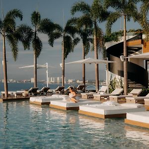 Maxwell Residences Romantic Zone